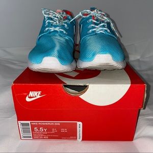 Youth Nike Roshe Run 5.5Y (GS)